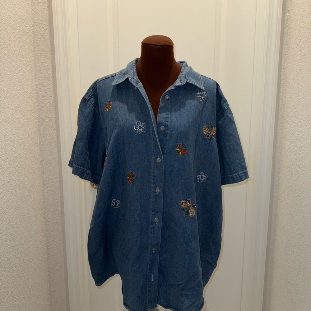 Embroidered Denim Shirt women’s size 1x 100% cotton